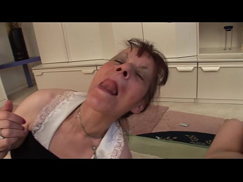 ❤️ İki nənənin və bir babanın üçlü var Porn video bizdə ❌❤