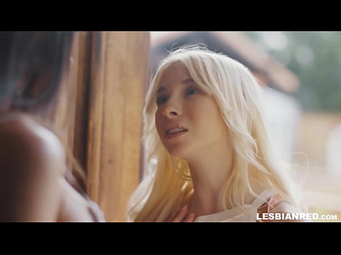 ❤️ Qız bir neçə ay sonra evə gəlir və sonda ögey anasının pişiyini yeyir Porn video bizdə ❌❤