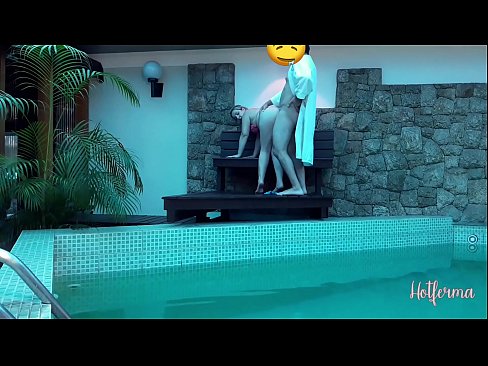❤️ Boss hovuza qulluqçu dəvət edir, lakin isti müqavimət göstərə bilmədi Porn video bizdə ❌❤